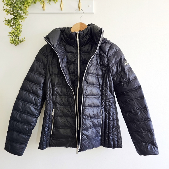 Duck Down MICHAEL Michael Kors Packable Short Down Fill Black Women's Jacket, S - Picture 3 of 16